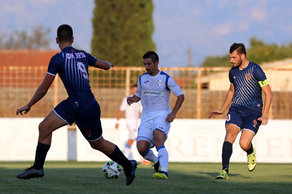 Marko Ćetković (Sutjeska) na meču sa Zetom u prvom krugu prvenstva, Foto: Savo Prelević