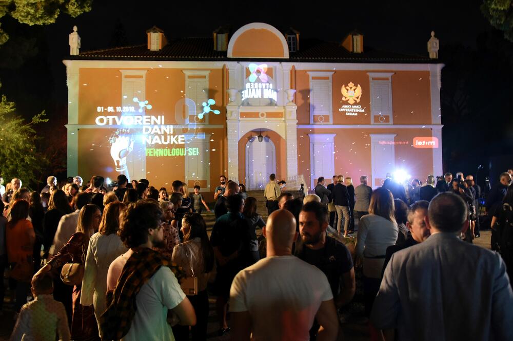 Posjetioci imali prilike da uživaju u brojnim postavkama, Foto: Boris Pejović