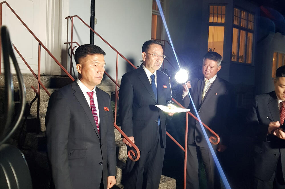 Ispred ambasade Sjeverne Koreje u Stokholmu, Foto: Reuters