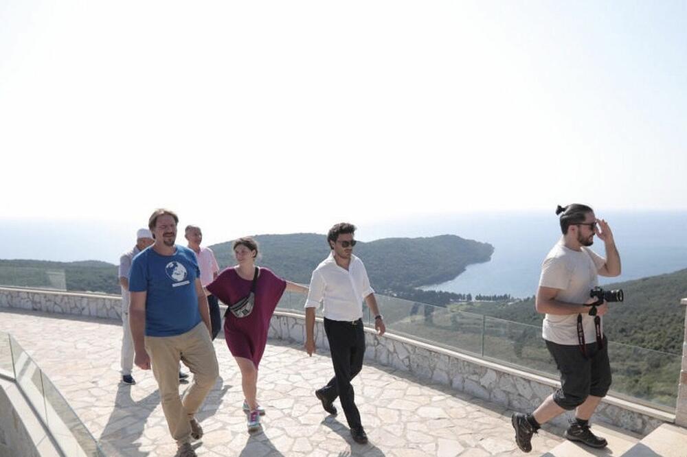 Lider URE Dritan  Abazović na Valdanosu, Foto: URA