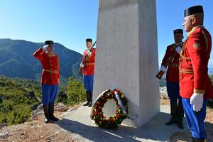 Delegacija Vojske Crne Gore položila vijenac na spomenik na...