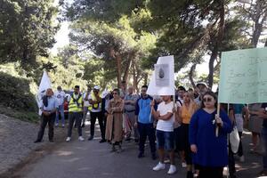 Ulcinj: Više stotina građana na novom protestu protiv betonizacije...