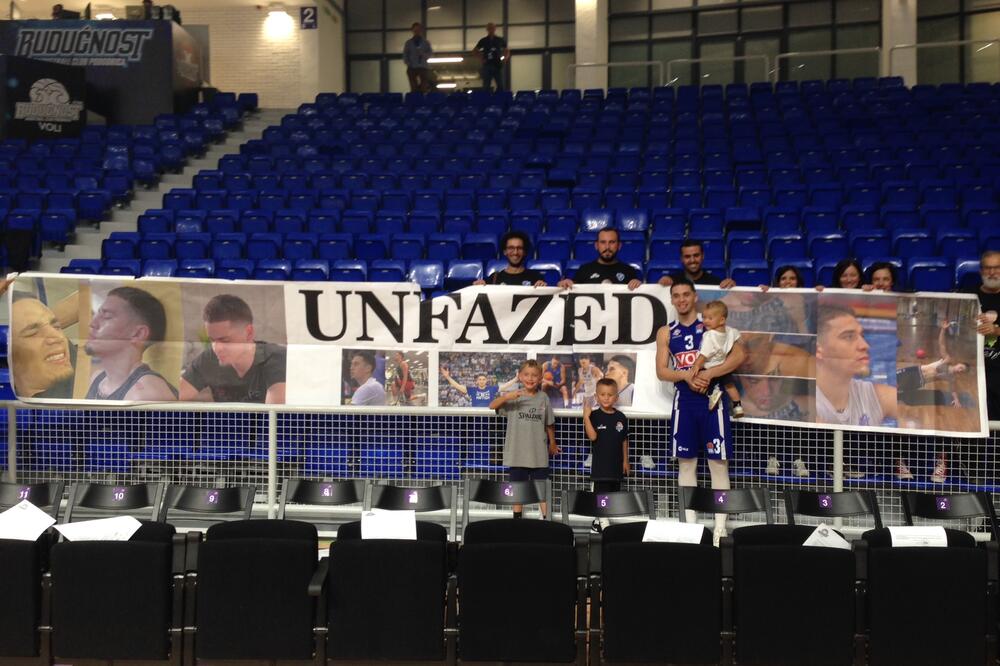 Bamfort sa navijačima iz Italije, Foto: Saša Jončić