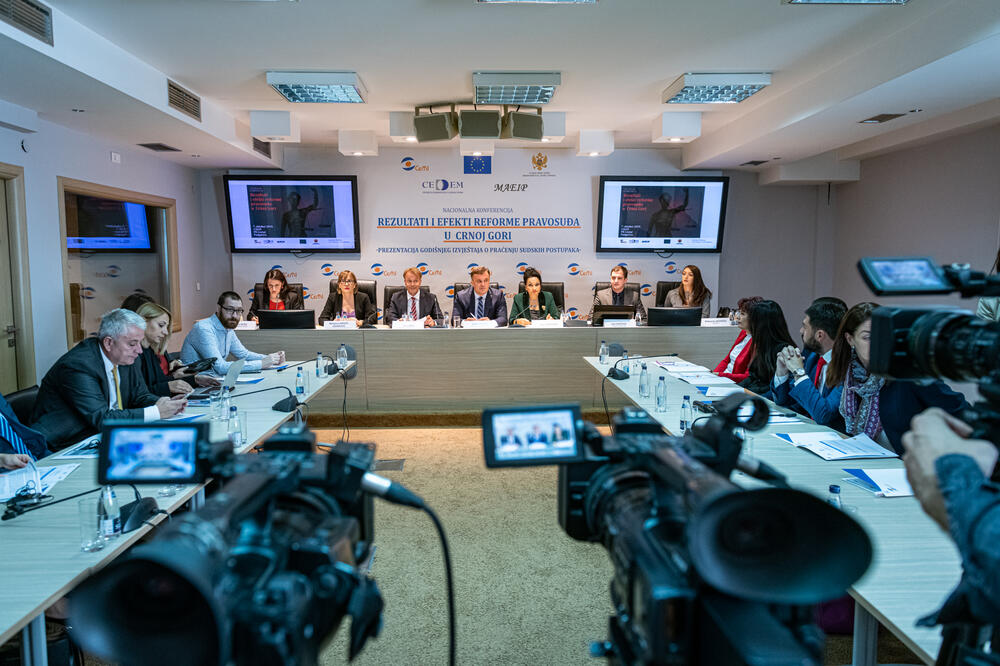 Sa prezentacije izvještaja o praćenju sudskih postupaka, Foto: Cemi.org.me