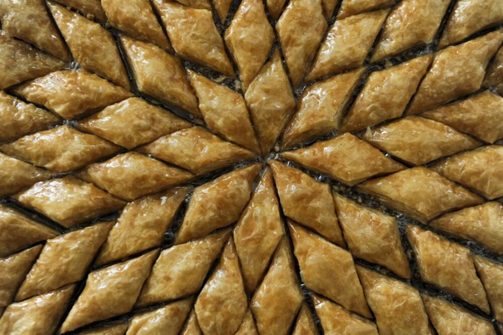 Baklave, tulumbe, tufahije... Brojni omiljeni slatkiši građana Srbije porijeklom su iz Turske, Foto: Getty Images