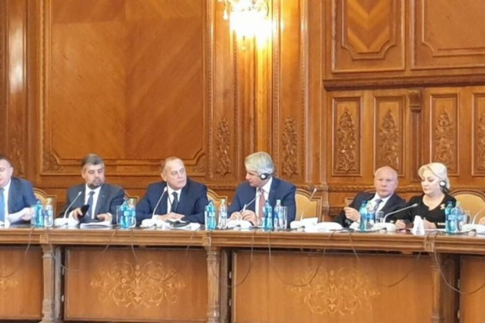 Sa foruma, Foto: DPS