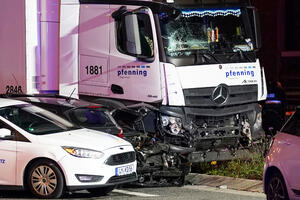 U napadu kamionom u Njemačkoj povrijeđeno osam osoba: Incident se...