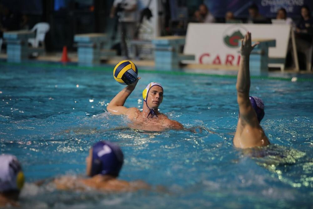 Vlado Popadić u duelu sa Jadranom, Foto: PVK Jadran