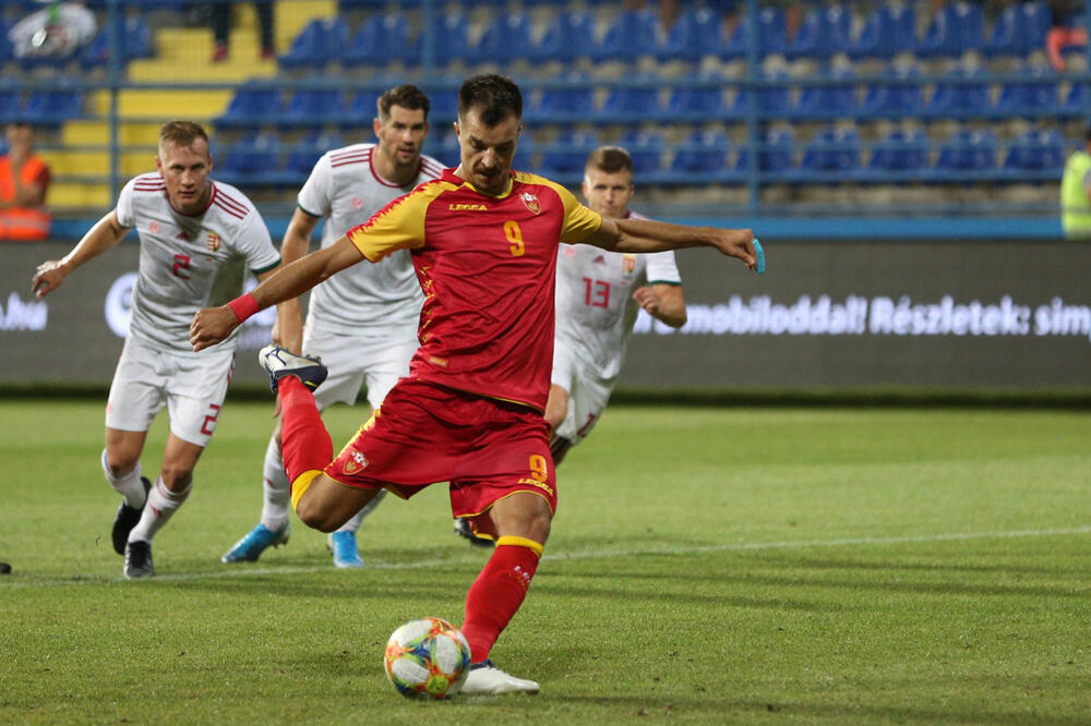 Stefan Mugoša je postigao dva od tri gola naše selekcije u kvalifikacijama za EP, Foto: Filip Roganović