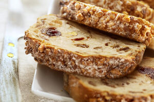 Bijeli komisbrot: Šareno i jednostavno