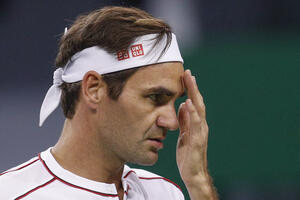 Federer se vratio iz izgubljene pozicije u prvom setu i stigao...