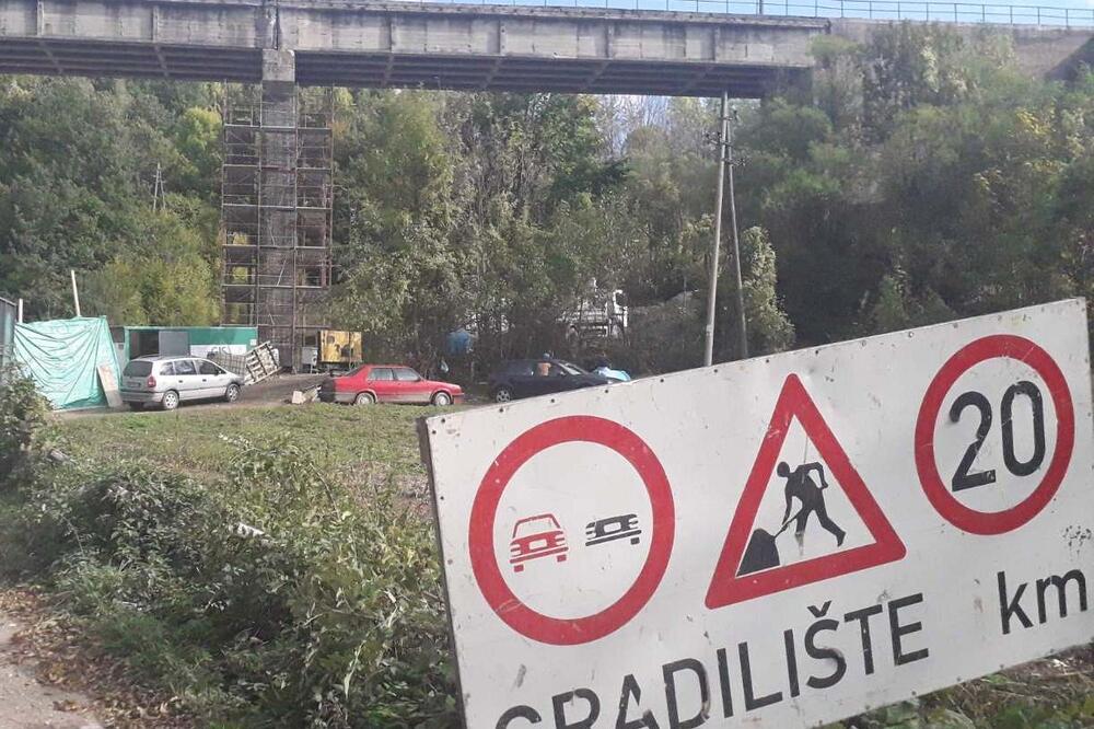 "Saobraćaj zaustavlje zbog bezbjednosti": Most na samom ulazu u Kolašin, Foto: Dragana Šćepanović