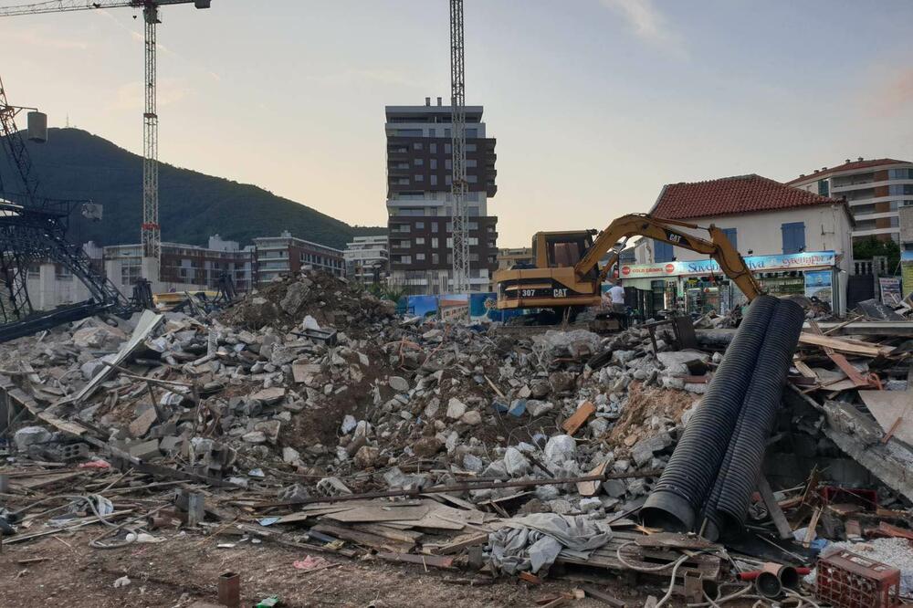 Jedan od porušenih objekata, Foto: Vuk Lajović