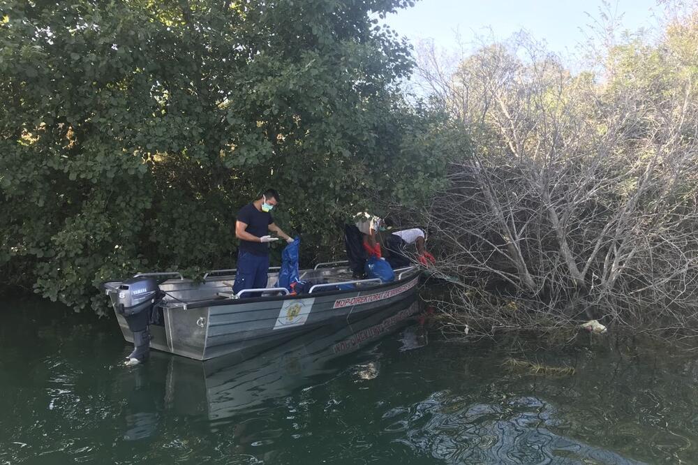 Sa akcije čišćenja rijeke Bojane, Foto: Mpr.gov.me