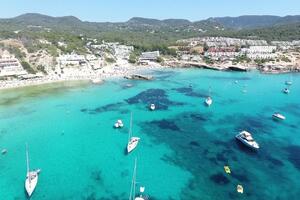 Zagađenje i plastika: Kako se Ibica bori s otpadom