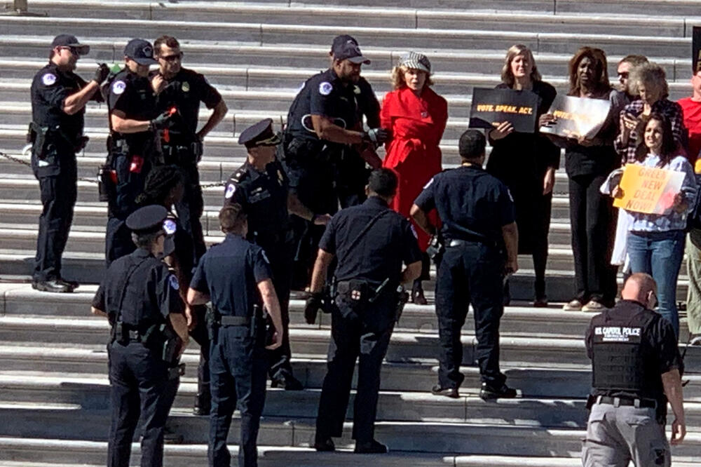 Fonda uhapšena na stepenicama Kongresa, Foto: Reuters