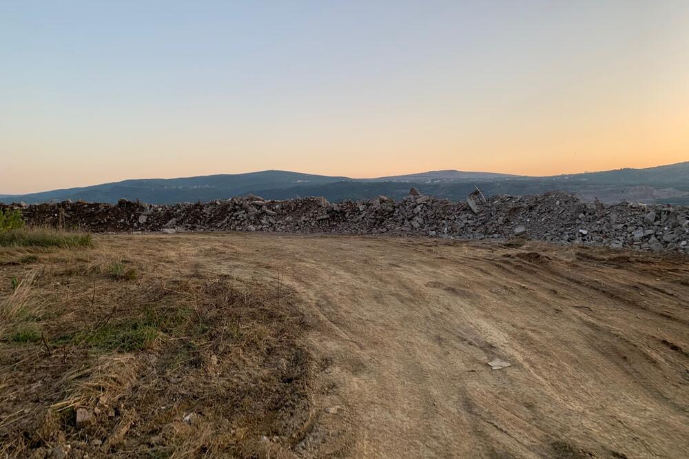 Šut se odlaže (ne)legalno: Deponija u Industrijskoj zoni, Foto: Demokrate Kotor