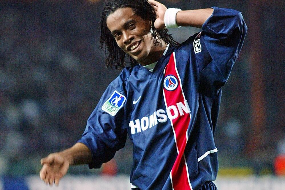 Ronaldinjo u dresu Pari Sen Žermena