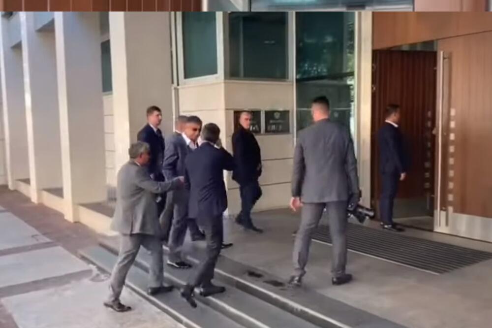 Peker ulazi u Vladu Crne Gore, Foto: Printscreen