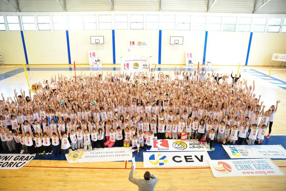 Sa otvaranja pete sezone "EKO mini odbojke", Foto: OSCG