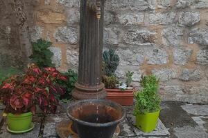 Budva: Potekla voda u starogradskim česmama