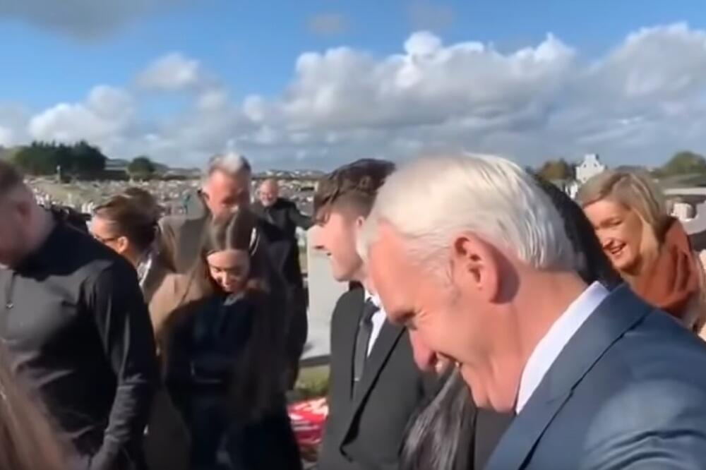 Detalj sa sahrane, Foto: Print screen