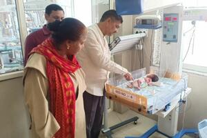 Indija: Novorođena djevojčica živa zakopana