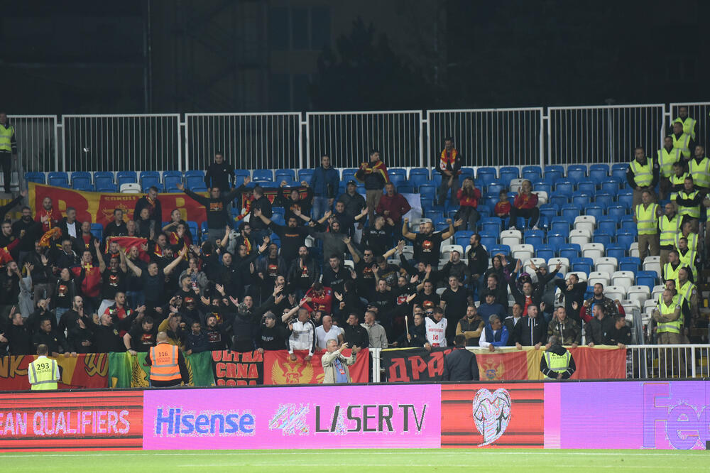 Navijači crnogorske reprezentacije u Prištini, Foto: Savo Prelević