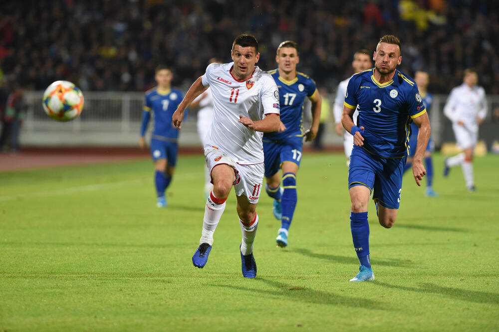 Bećiraj na meču sa Kosovom, Foto: Savo Prelević