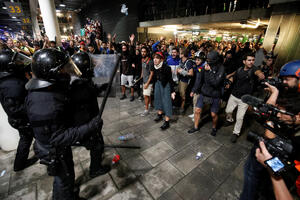 Pogledajte: Demonstranti pokušali da blokiraju aerodrom u Barseloni