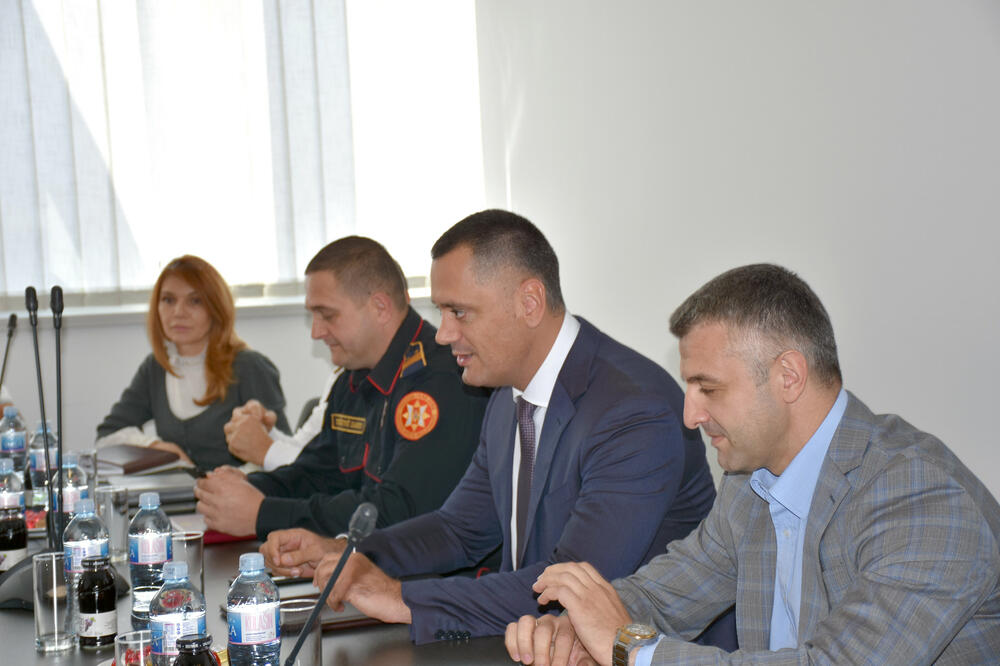 Sa sastanka, Foto: Uprava policije
