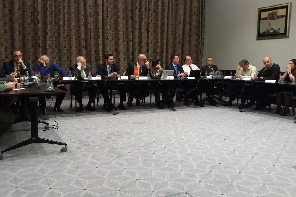 Pokrenuti preregistraciju u CRPS-u: Ljekarska komora, Foto: Ana Komatina