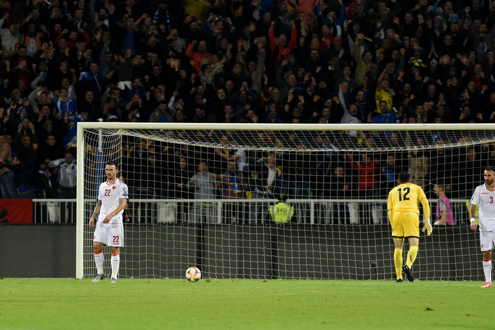 Crnogorski fudbaleri u Prištini, Foto: Savo Prelević