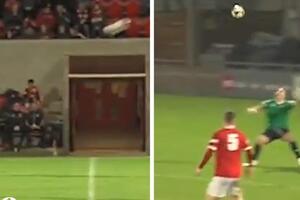 Pogledajte: Gol glavom sa svoje polovine - ostrvski stil fudbala u...