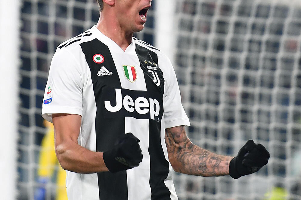 Mandžukić, Foto: AP-Alessandro Di Marco, AP-Alessandro Di Marco