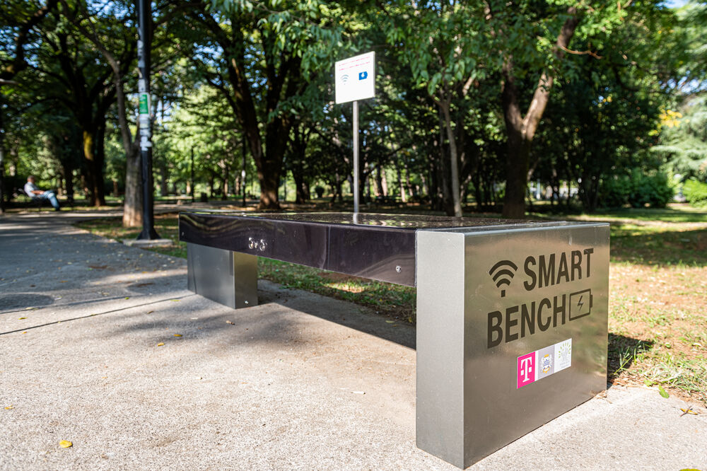 Jedna od postavljenih klupa, Foto: Crnogorski Telekom