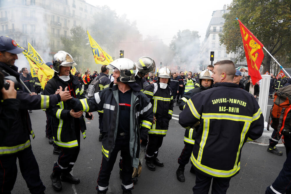 Francuski vatrogasci, Foto: Reuters