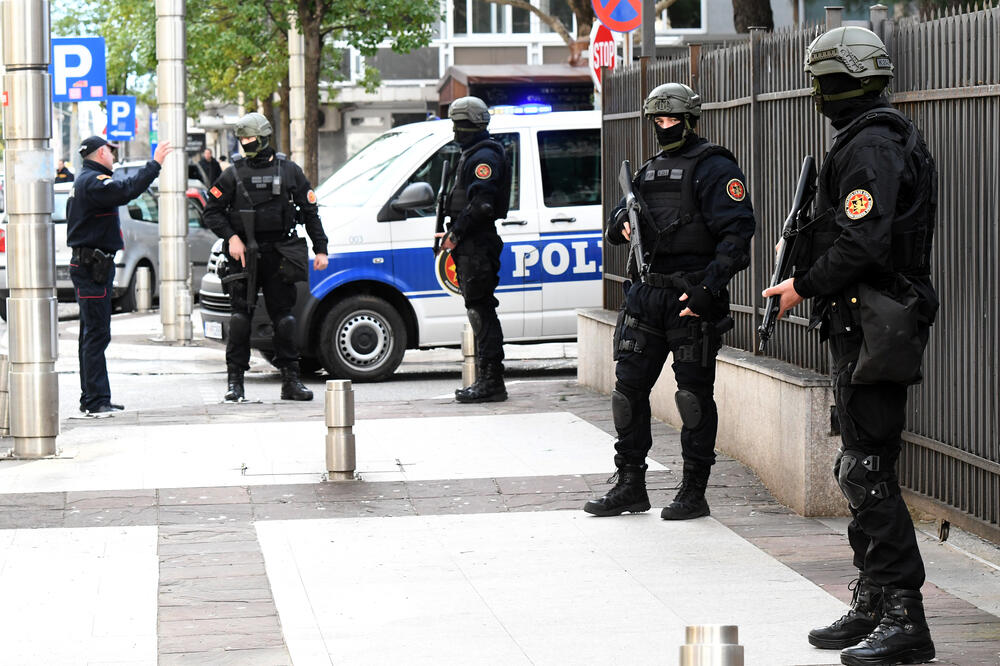 Starješine organizacionih jedinica moraće u posjete žrtvama policijske torture: Policija (ilustracija), Foto: Savo Prelević