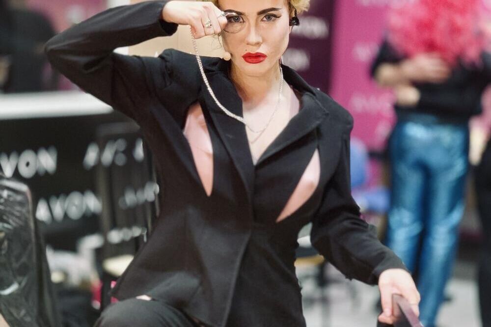 U prvoj epizodi Bogićević se našla u ulozi Madone, Foto: TLZP