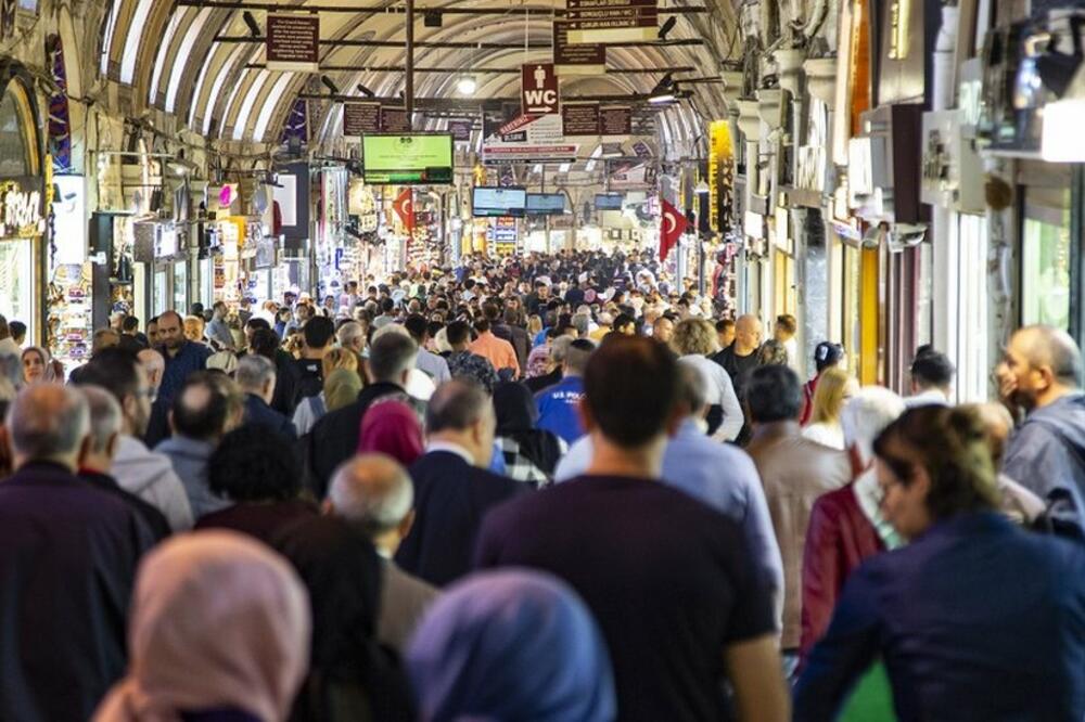 Da li je ovo turistička atrakcija ili moja lokalna pijaca? Istanbulski Bazar svakog dana poseti više od 400.000 ljudi, Foto: Getty Images