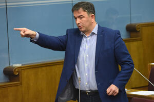 Medojević: Očekujem da se Skupština zaštiti od osvete tužilaca