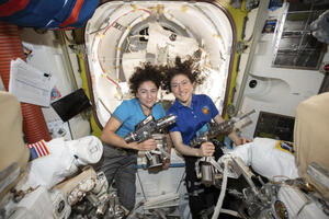 Prvi put dvije žene zajedno izašle u svemirsku šetnju