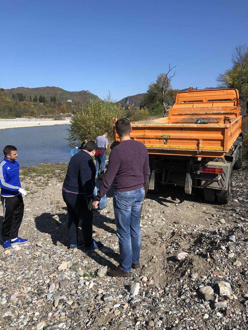 Sa današnje akcije čišćenja Tare