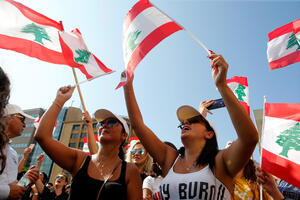FOTO Desetine hiljada Libanaca na protestima: Optužuju vlast za...