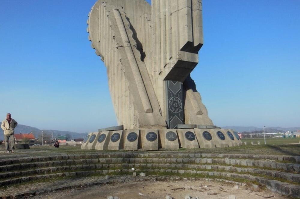 Spomenik u aprilu 2016., Foto: Svetlana Mandić