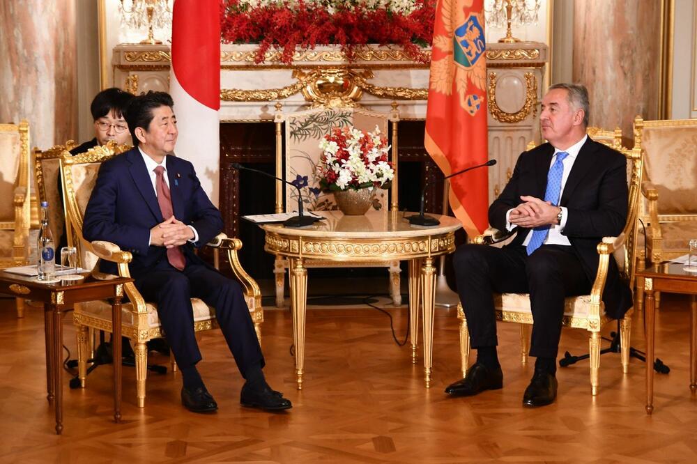 Abe i Đukanović, Foto: Služba za informisanje Predsjednika Crne Gore