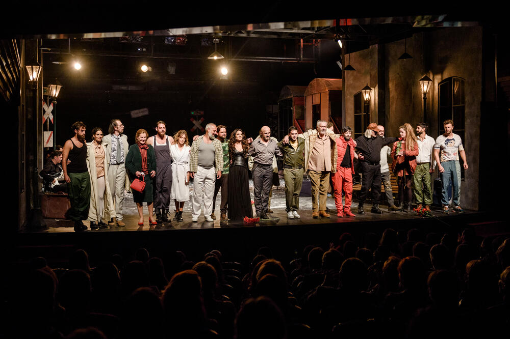 Ekipa predstave “Bure baruta”, Foto: Krsto Vulović