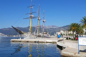 U Tivtu 54 odsto više turista nego lani