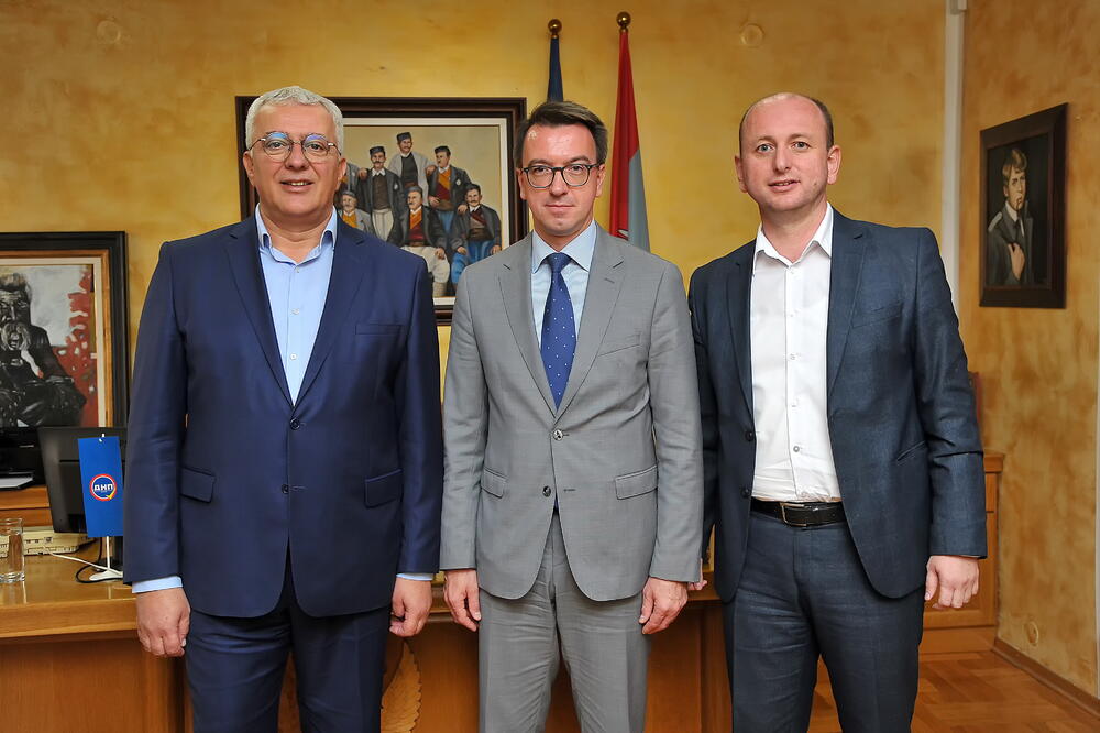 Mandić, Maslenikov i Knežević, Foto: DF