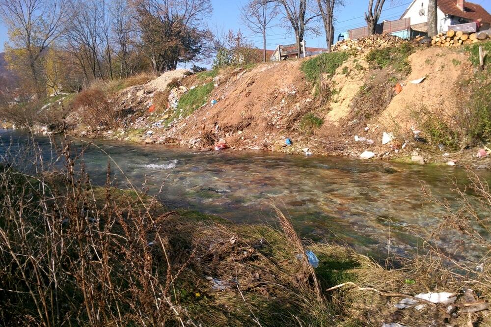 Obale pune smeća: Bistrica, Foto: Privatna arhiva